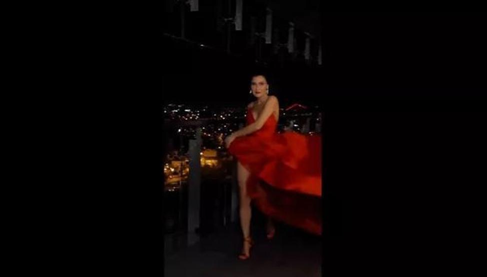 Şevval Sam adeta göz kamaştırdı