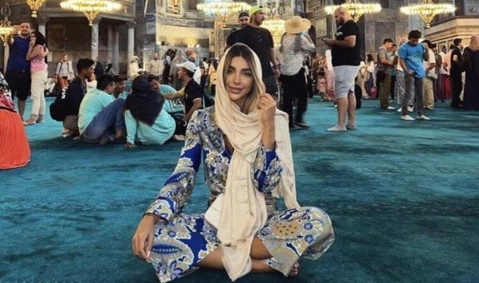 Gabriela Merjam, Ayasofyadan bebek diledi