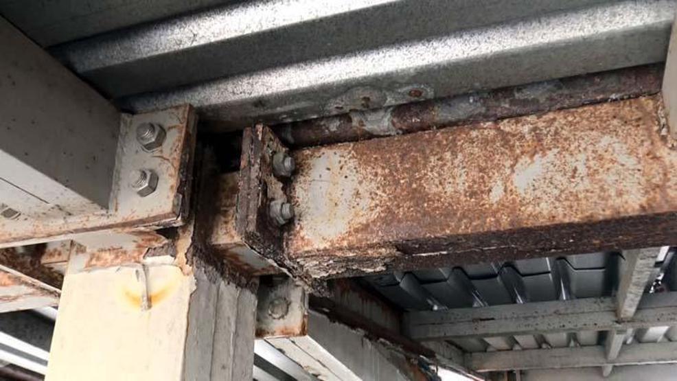 Avcılar’da ‘korku üstgeçidi’nin sökümüne başlandı