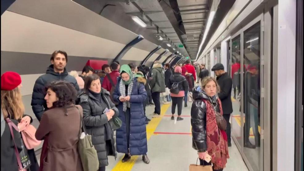 Metrodaki arıza yoğunluğa neden oldu