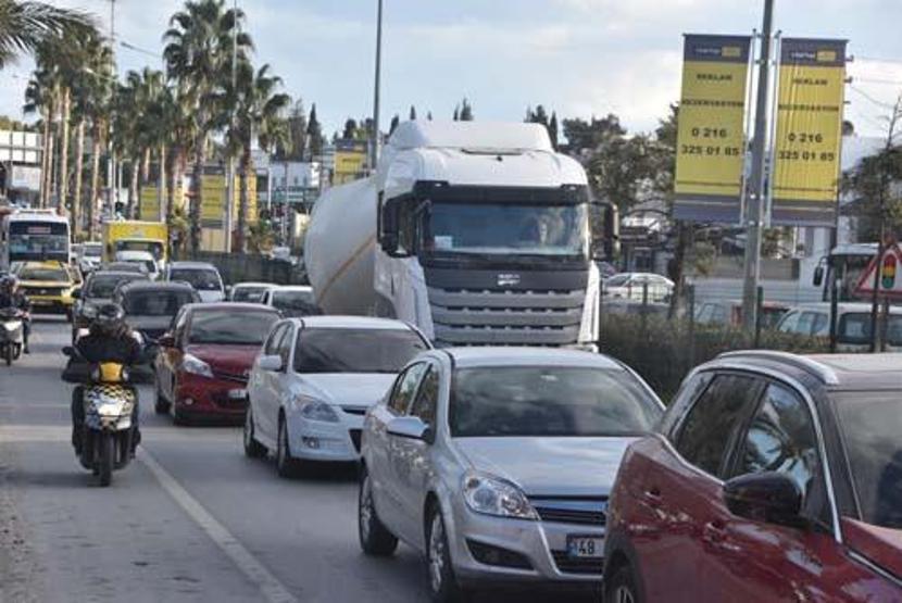 Bodrumda yılbaşı hareketliliği; 24 saatte 15 bin araç giriş yaptı