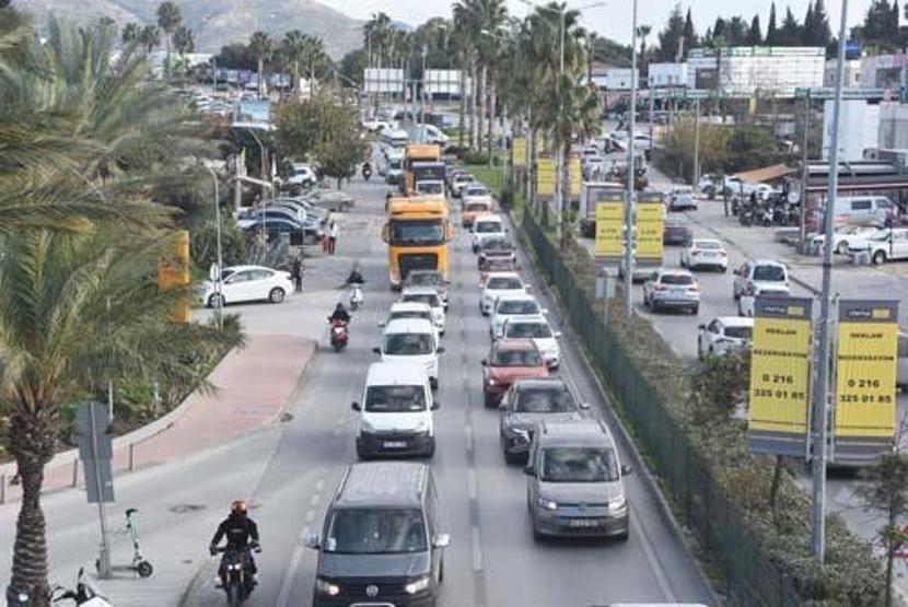 Bodrumda yılbaşı hareketliliği; 24 saatte 15 bin araç giriş yaptı