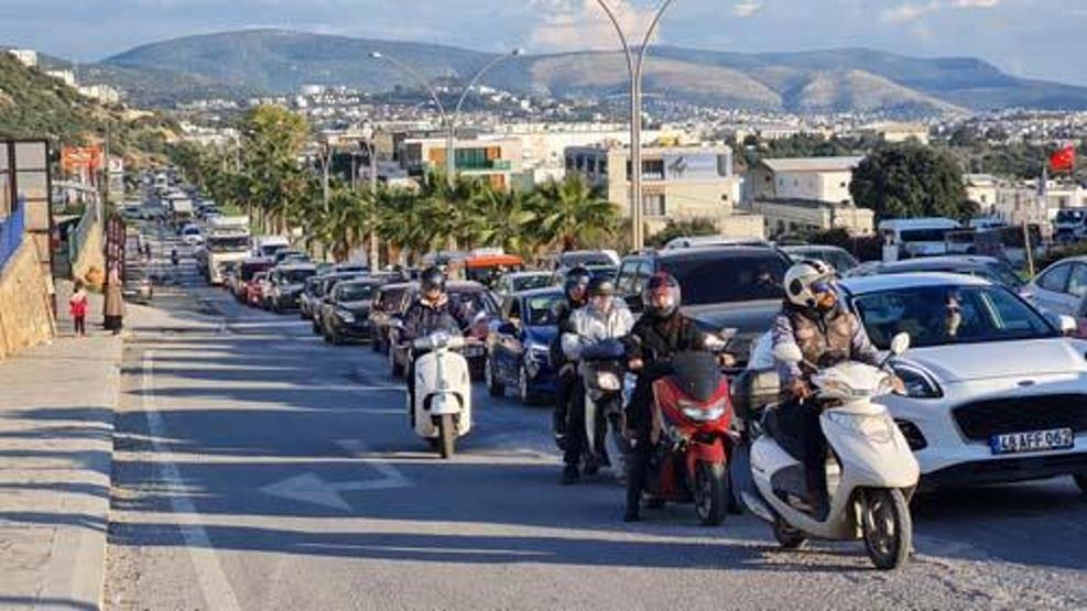Bodrumda yılbaşı hareketliliği; 24 saatte 15 bin araç giriş yaptı