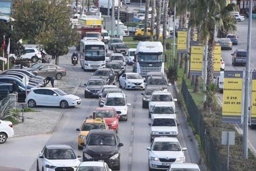 Bodrumda yılbaşı hareketliliği; 24 saatte 15 bin araç giriş yaptı