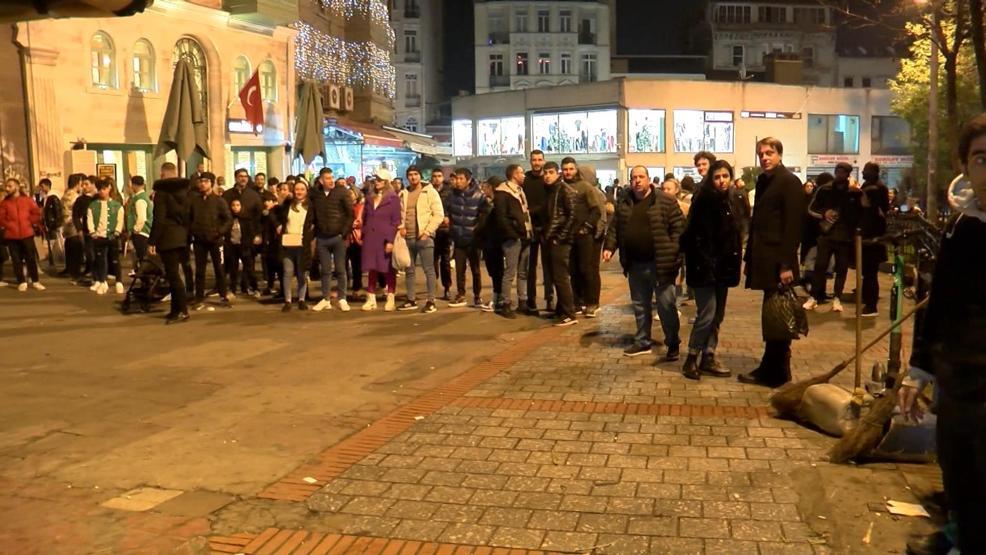 Galata Kulesinin yanında şüpheli paket paniği: Ölmek istiyorum ben açarım
