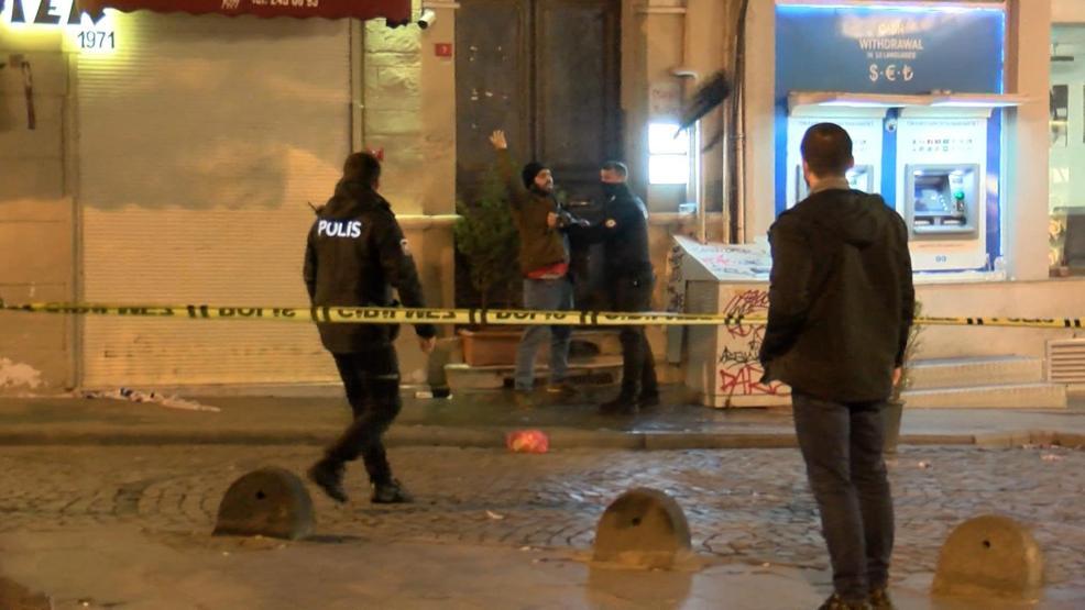 Galata Kulesinin yanında şüpheli paket paniği: Ölmek istiyorum ben açarım