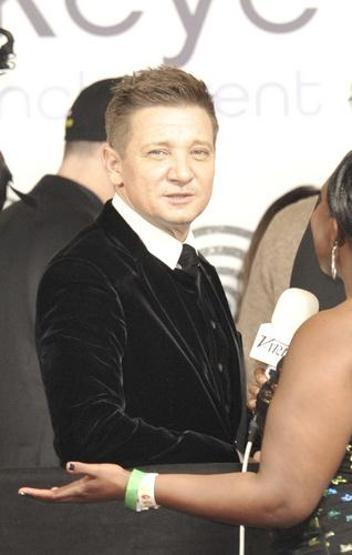 Ünlü oyuncu Jeremy Renner kaza geçirdi: Durumu kritik
