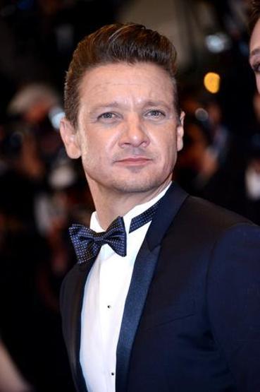 Ünlü oyuncu Jeremy Renner kaza geçirdi: Durumu kritik
