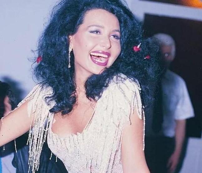 Bülent Ersoy hayatının filmi için anlaştı