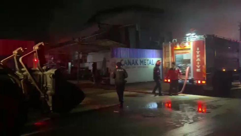 Sakaryada geri dönüşüm tesisinde yangın korkuttu