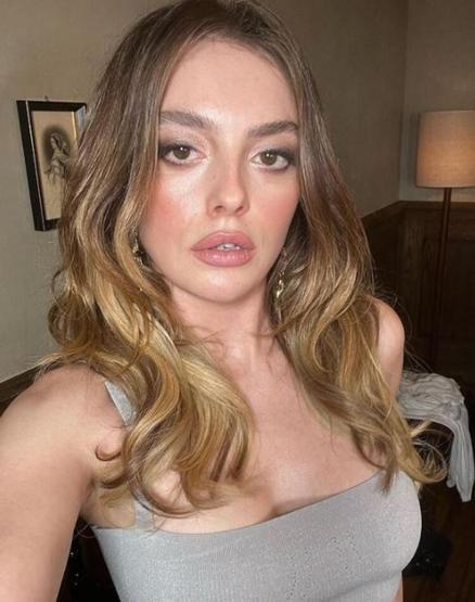 Melis Sezenin doğum günü pozlarına yorum yağdı