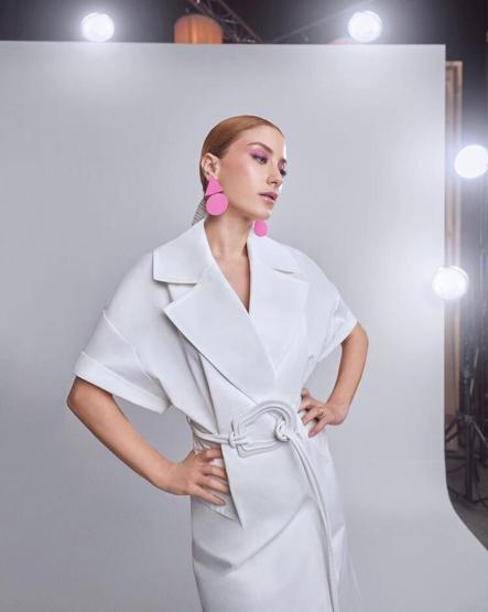 Hazal Kaya son halini paylaştı