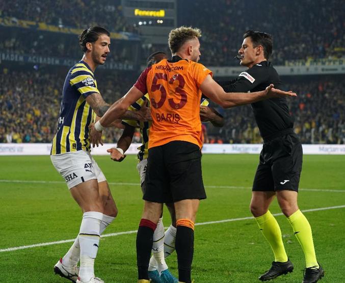 Fenerbahçe-Galatasaray derbisinde sürpriz iki isim