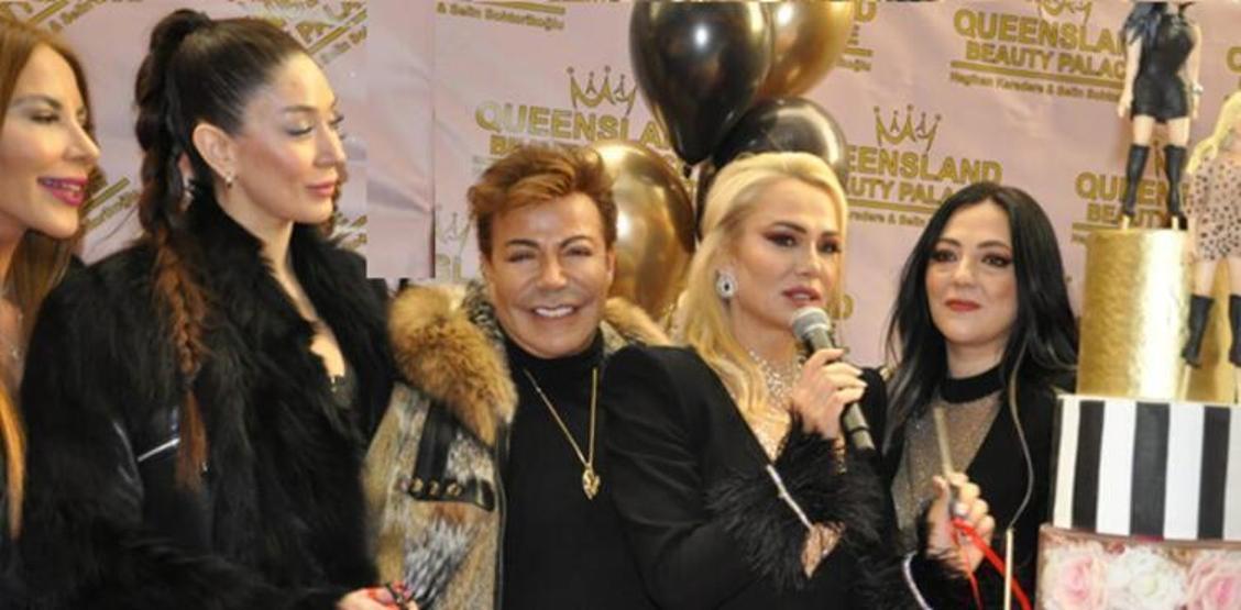 Nagihan Karadere açılış törenine cesur elbisesiyle damga vurdu