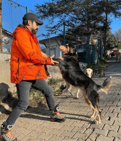 Burak Özçivitin 2023 ücreti 1 milyon dolar