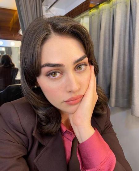 Esra Bilgiçe Pakistandan adeta para yağıyor