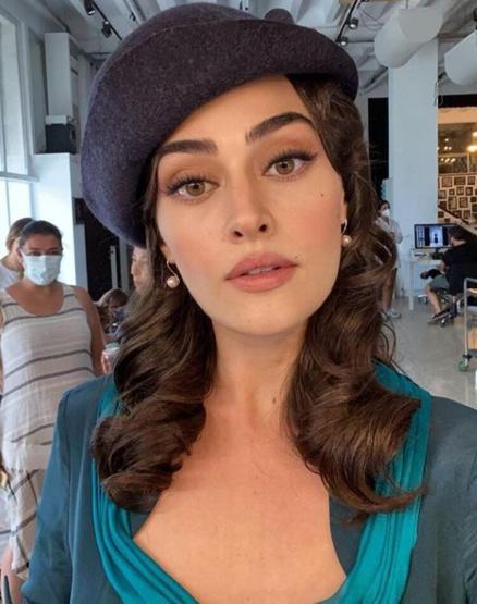 Esra Bilgiçe Pakistandan adeta para yağıyor