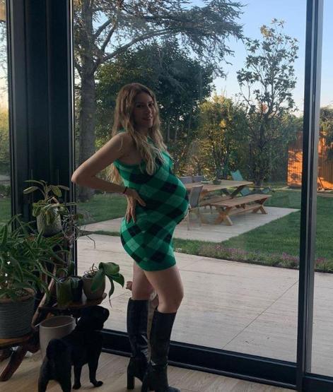 Sinem Kobal doğum kilolarından kurtuldu
