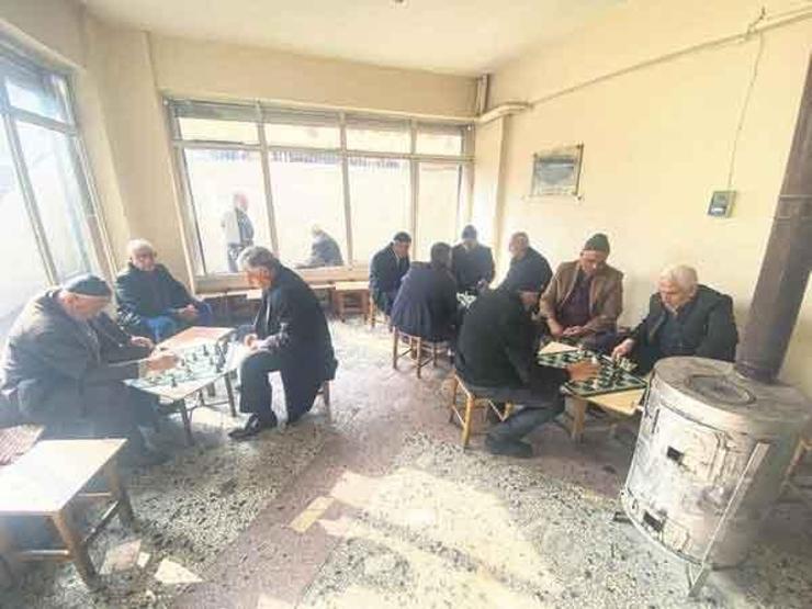 Bu köyde satranç kültürel bir miras 30 yıldır satranç oyunuyorum