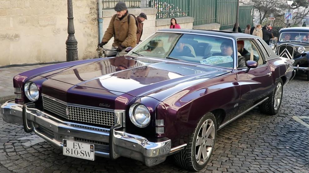 Fransa’da nostalji rüzgarı: Pariste klasik araba turu
