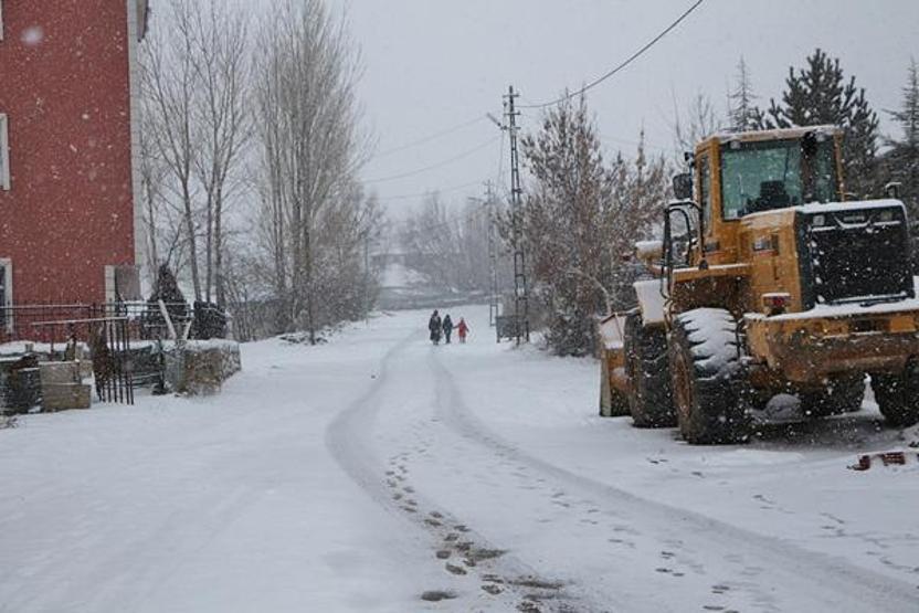 Karlıovada kar kalınlığı 15 santimetreye ulaştı