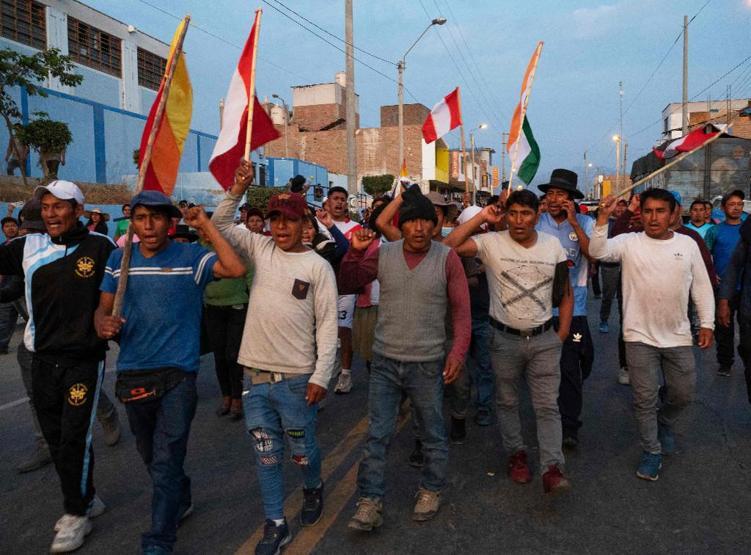 Perudaki gösterilerde hayatını kaybedenlerin sayısı 53e yükseldi