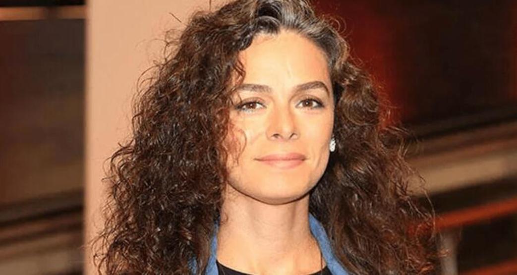 Özge Özpirinçci gecelere geri döndü