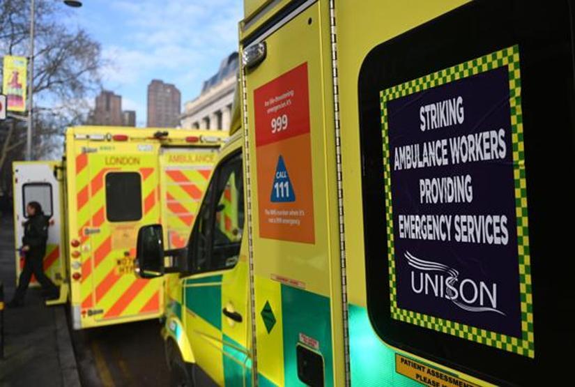 İngiltere’de ambulans çalışanlarından yeni grev dalgası