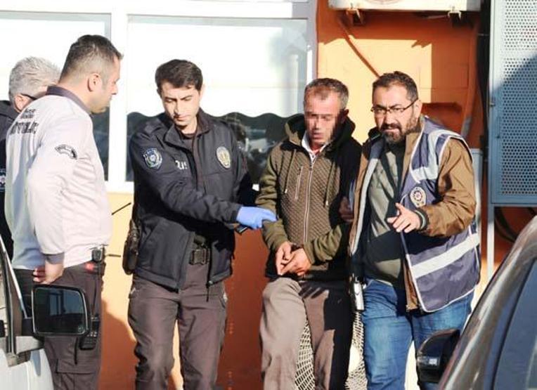 Antalyada hareketli anlar Tabancayla belediyeyi bastı...
