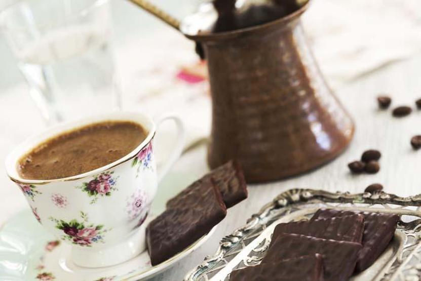 Göğüste yanma veya ağza acı su gelme haftada 1den çoksa bu hastalığın habercisi olabilir