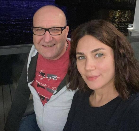 Buse Varol Tektaşın babası kalp krizi geçirdi