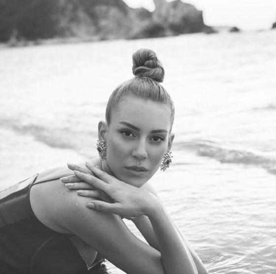 Sinem Kobal setleri özlediğini açıkladı