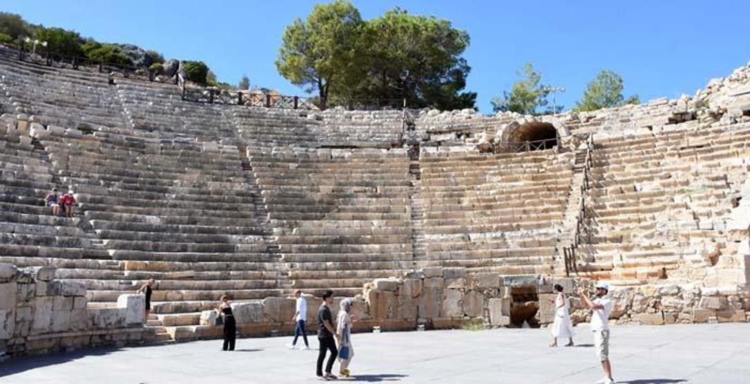 Patara Antik Kentinde ziyaretçi rekoru Turistlerden ilgi büyük