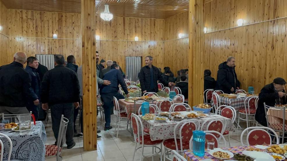 500 yıldır süren gelenek: Tüm yemekler camiye getiriliyor