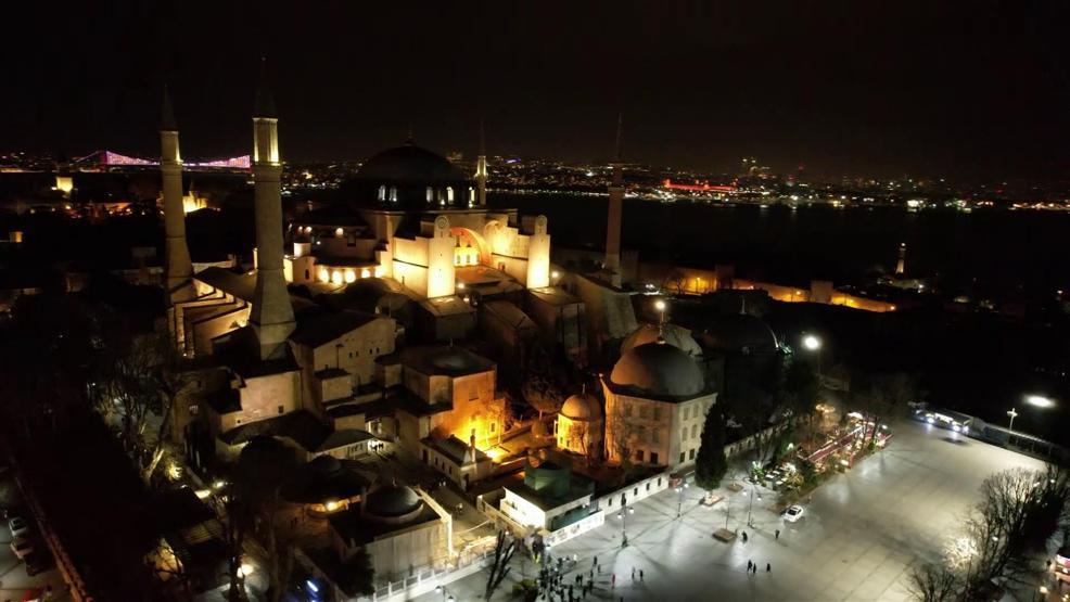 Regaip Kandilinde vatandaşlar Ayasofya Camiine akın etti