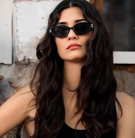 Tuba Büyüküstün, Paristeki defileye damga vurdu