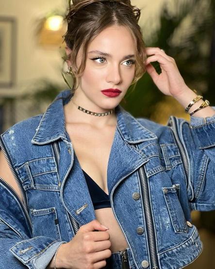 Miray Daner 24 yaşında liseyi bitirdi