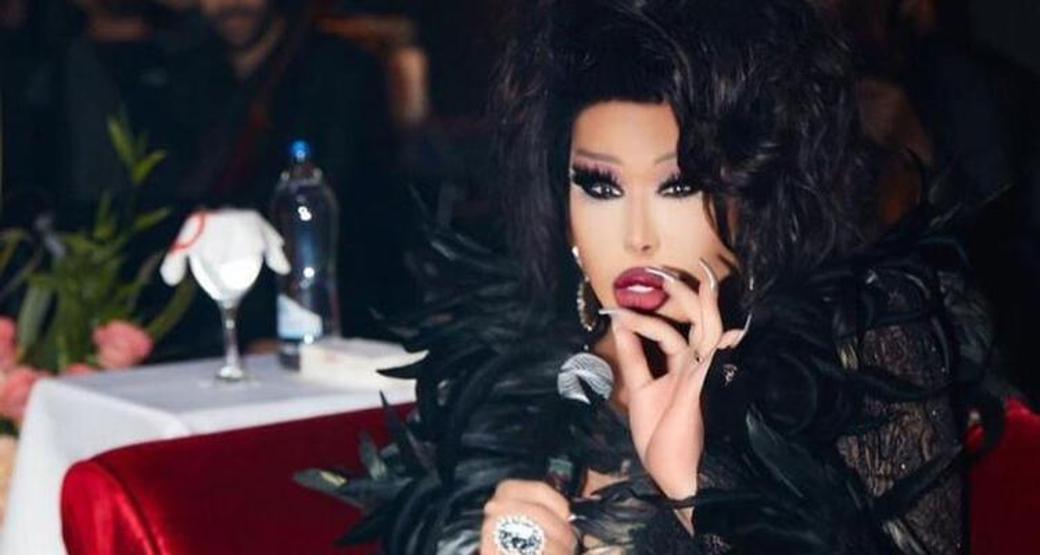 Bülent Ersoy siyah ve transparan elbisesi ile göz kamaştırdı