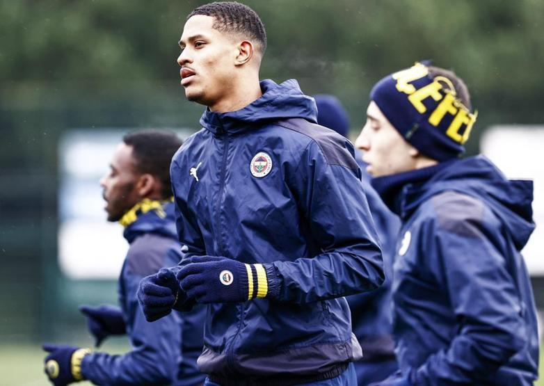 Fenerbahçede yeni transfer ilk idmanına çıktı