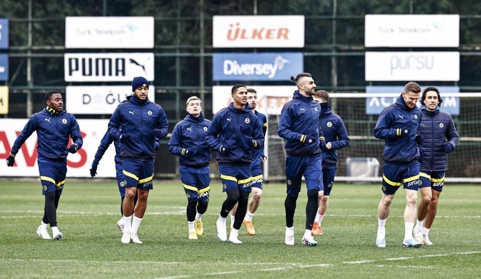 Fenerbahçede yeni transfer ilk idmanına çıktı