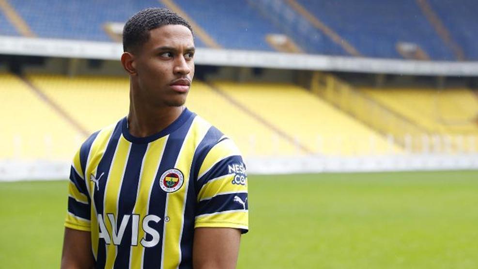 Fenerbahçeye Jayden Oosterwoldeden müjde Derbi öncesi...