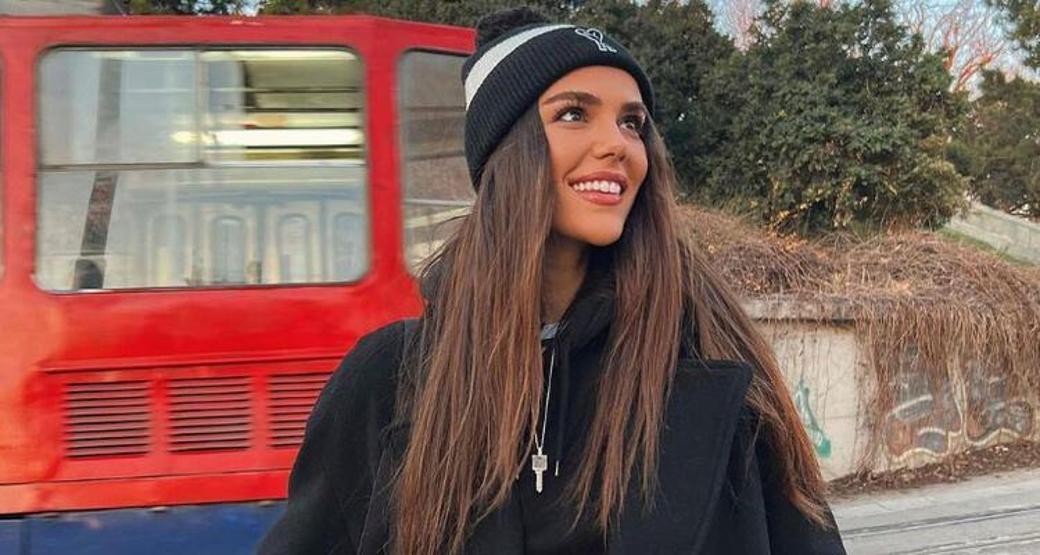 Özgü Kaya, önce spor yaptı sonra da dans etti