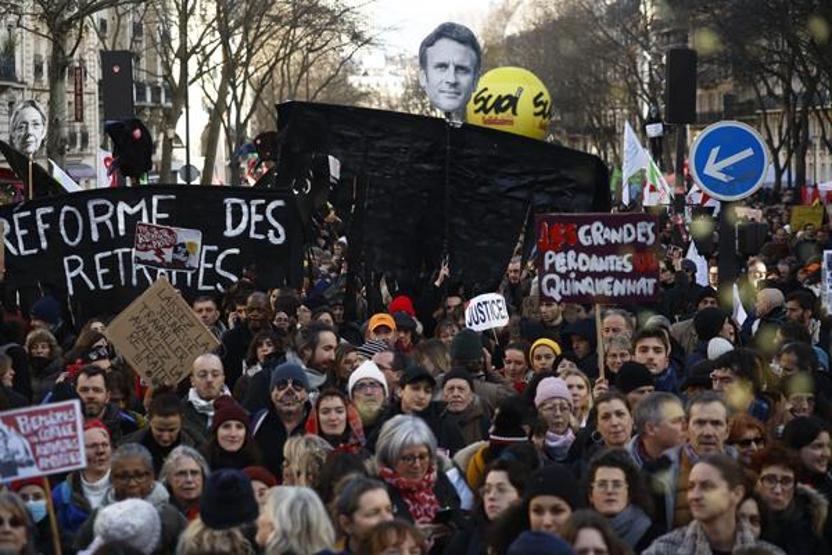 Fransada tartışmalı emeklilik reformu protestosu: Binlerce işçi greve gitti