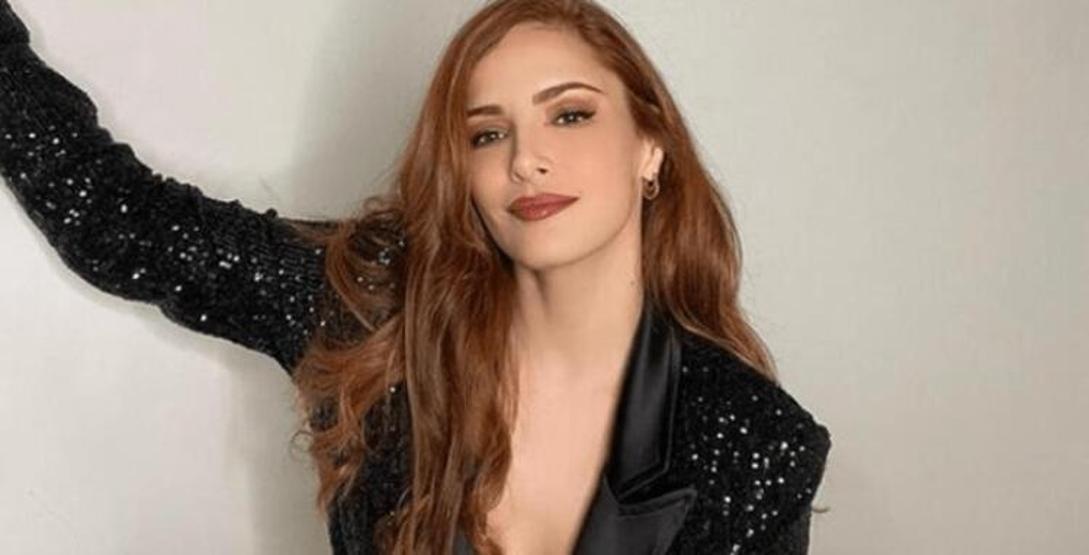 Mine Tugay amuda kalktı