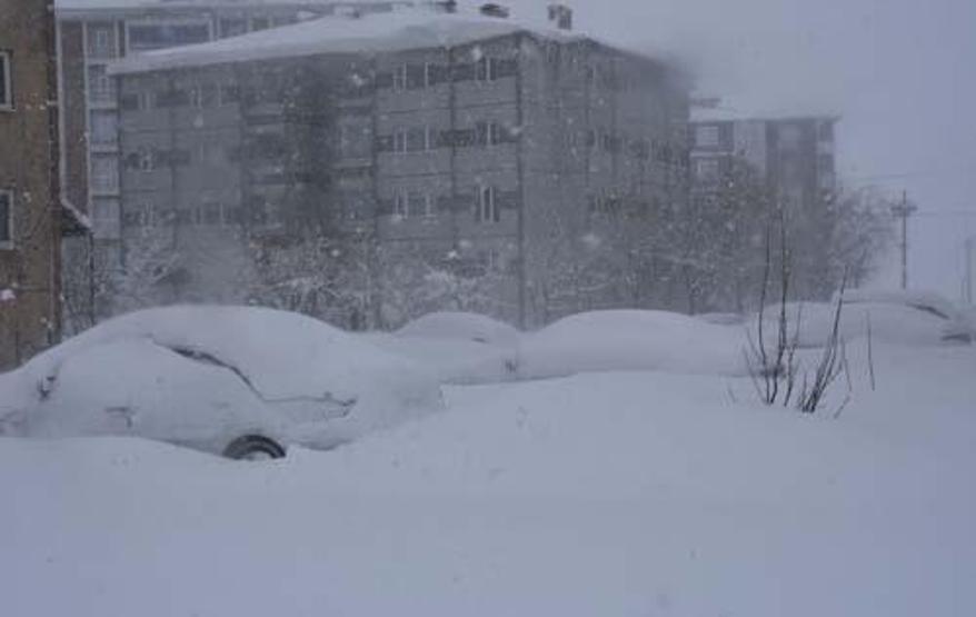 Fotoğraflar Türkiyenin doğusundan: Kar kalınlığı 1 metreyi aştı