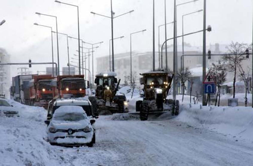 Fotoğraflar Türkiyenin doğusundan: Kar kalınlığı 1 metreyi aştı