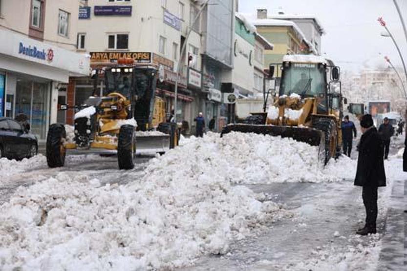Fotoğraflar Türkiyenin doğusundan: Kar kalınlığı 1 metreyi aştı