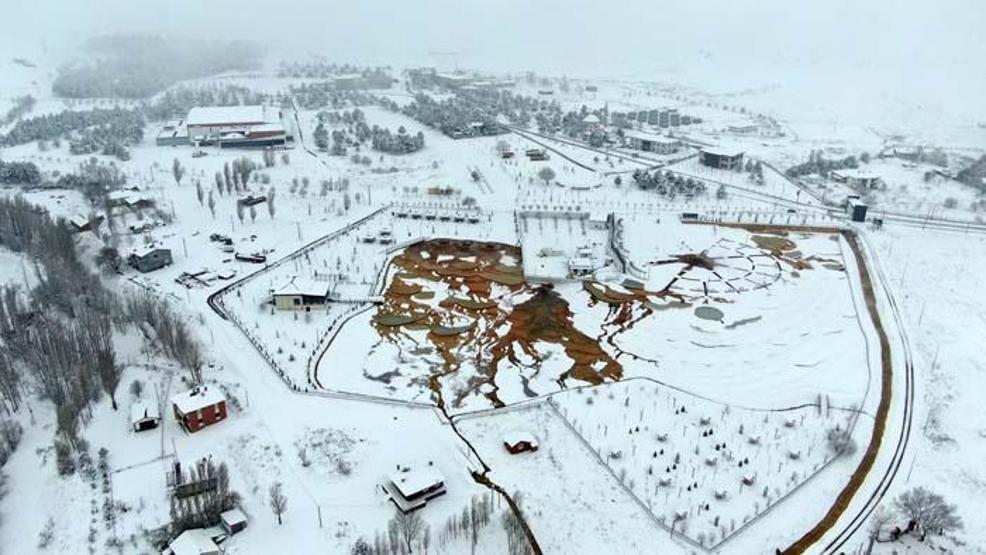 Birçok hastalığa şifa kaynağı Atınkale Travertenleri kar manzarasıyla büyüledi