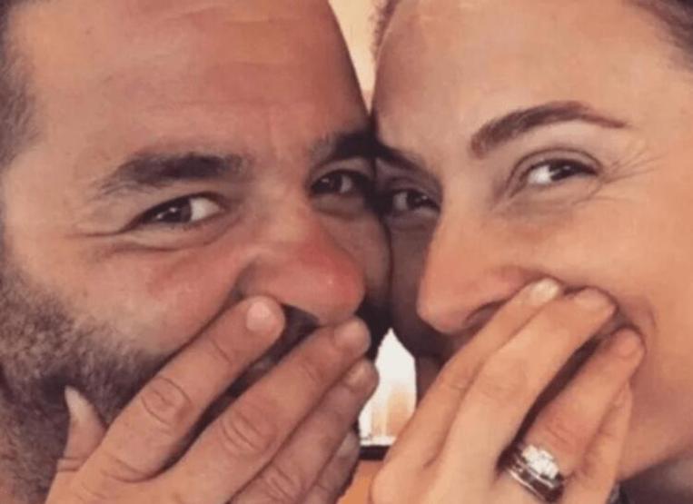 Paylaşımlarıyla kafaları karıştıran Ceyda Düvenciden yeni fotoğraf