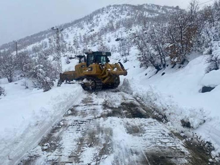Şırnak’ta kar esareti devam ediyor